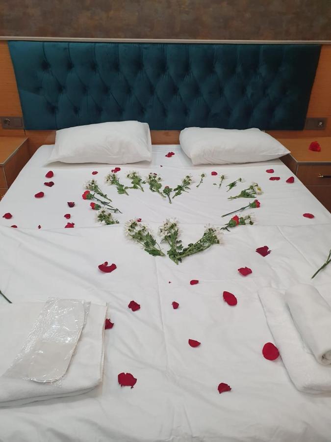 BoNaMi Hotel Istanboel Buitenkant foto